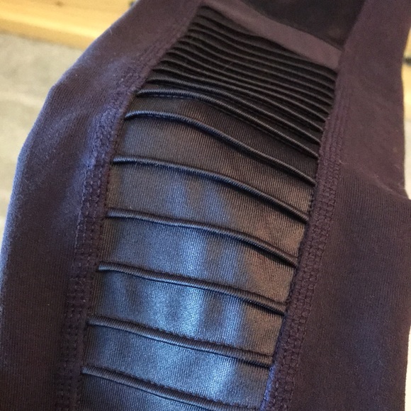 Alo Yoga High-Waist Moto Sport Leggings with Mesh Panels Size Medium - Picture 6 of 11